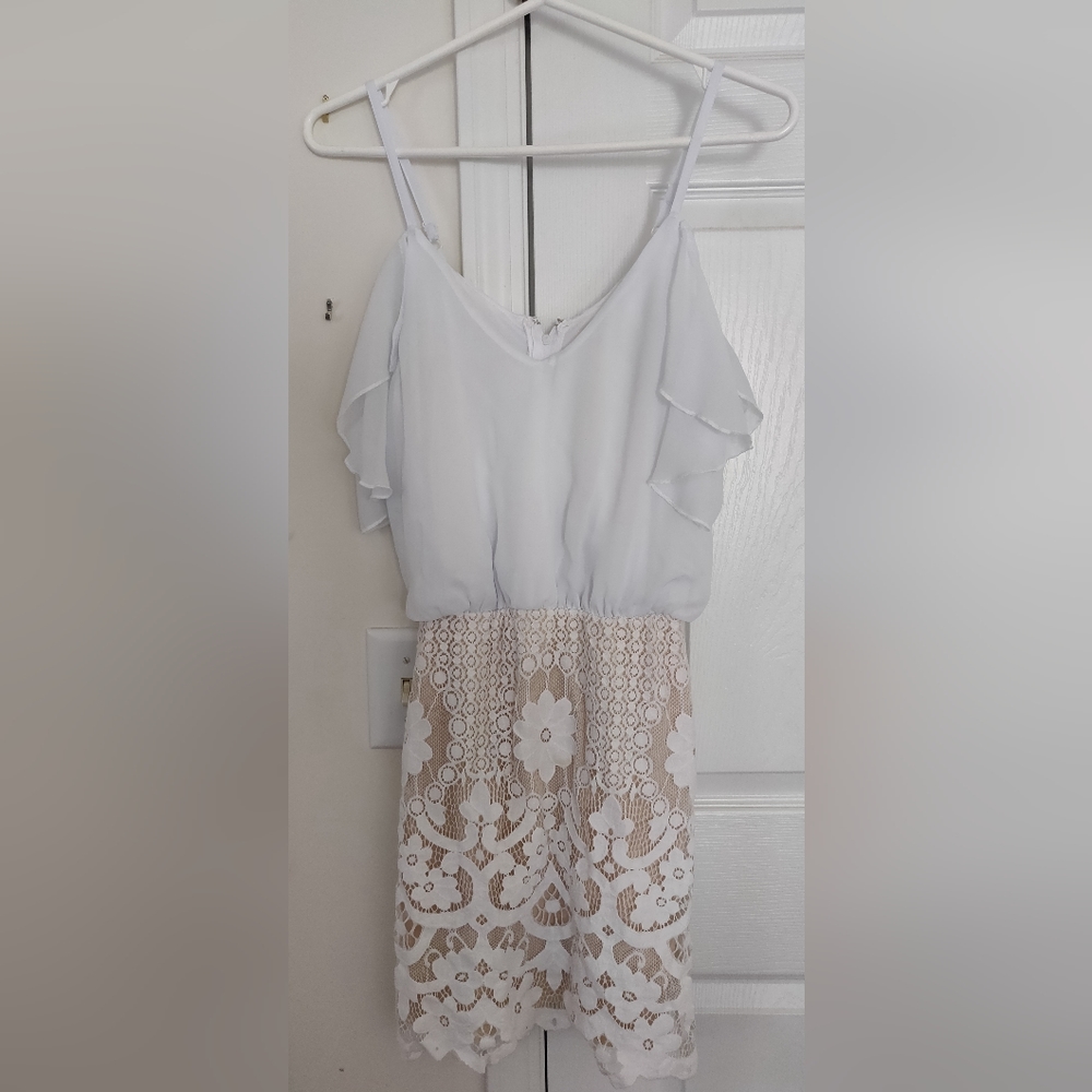 Francesca size XS white dress embroidery details